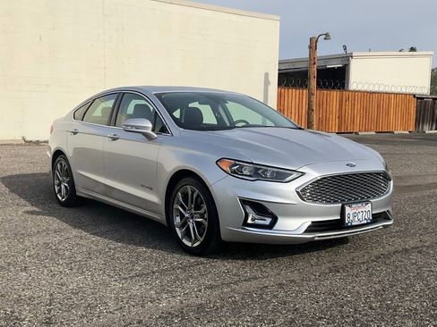 Used 2019 Ford Fusion Titanium image 8