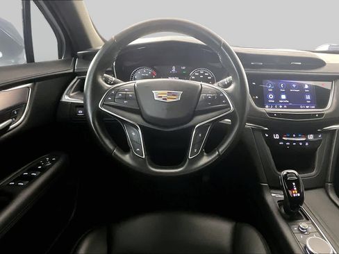 Certified 2022 Cadillac XT5 Luxury FWD image 6