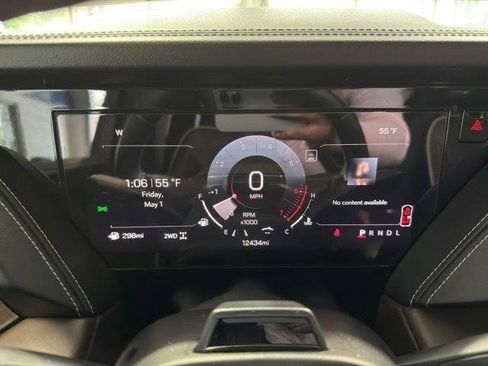 Used 2025 GMC Yukon Denali Ultimate AWD/4WD image 22