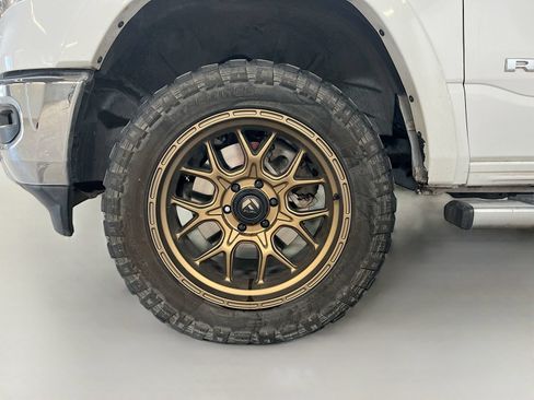 Used 2020 RAM 1500 Laramie w/ Off Road Group AWD/4WD image 29