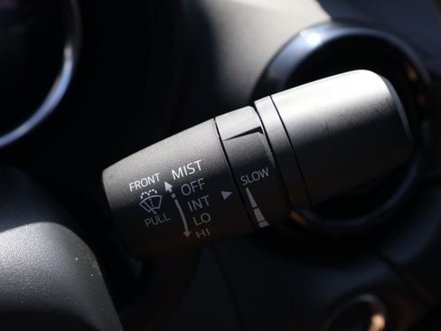 Certified 2025 MAZDA MX-5 Miata Club RWD image 32