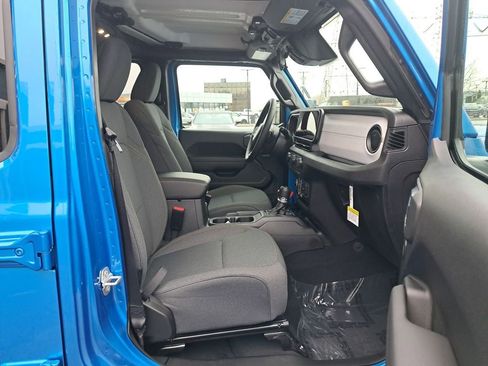 New 2026 Jeep Gladiator Sport image 17