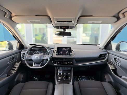 Used 2025 Nissan Rogue S FWD image 2