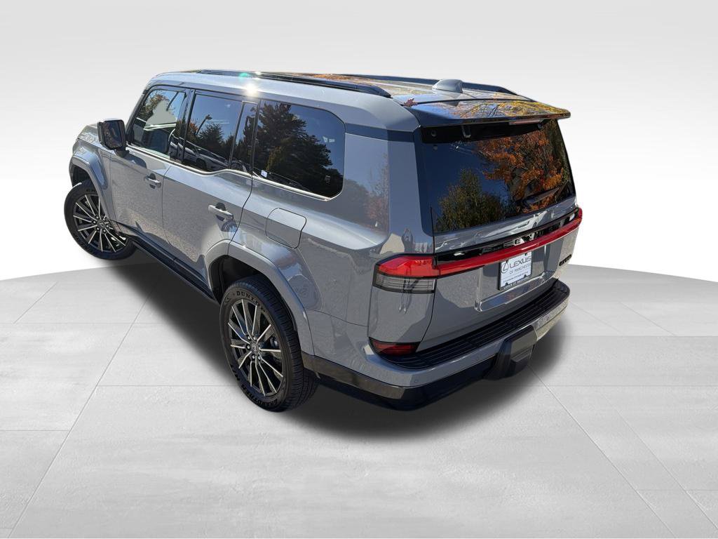 Used 2026 Lexus GX 550 w/ Cold Area Package AWD/4WD image 4