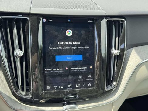 Certified 2025 Volvo XC60 B5 Plus w/ Protection Package Premier AWD/4WD image 25