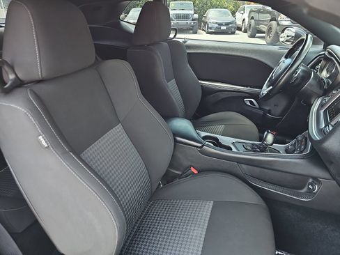 Used 2022 Dodge Challenger GT RWD image 10