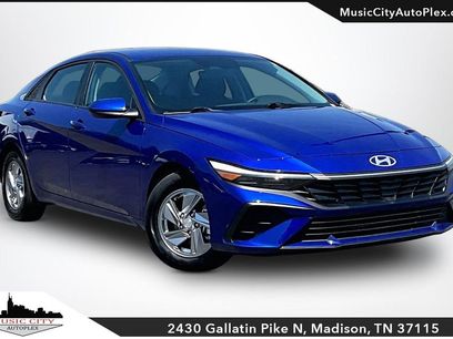 Used 2025 Hyundai Elantra SE