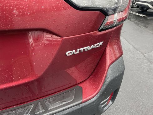 Certified 2022 Subaru Outback Limited image 6