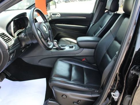 Used 2020 Jeep Grand Cherokee Limited AWD/4WD image 14