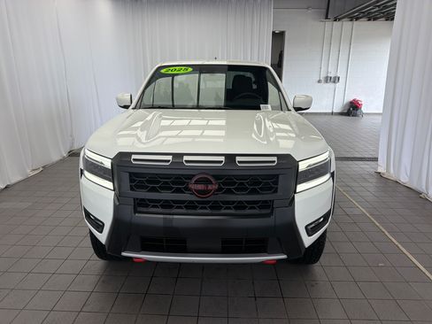 Used 2025 Nissan Frontier PRO-4X AWD/4WD image 2