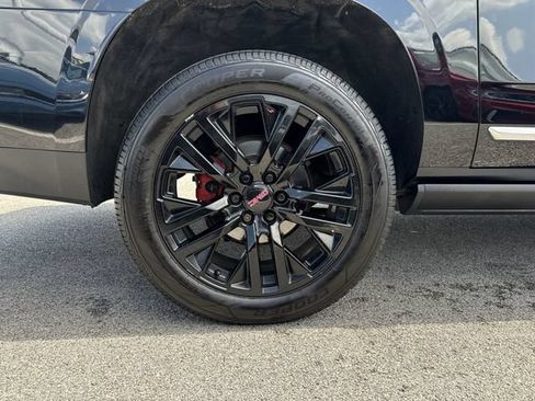 Used 2021 GMC Yukon XL Denali w/ Denali Premium Package AWD/4WD image 34
