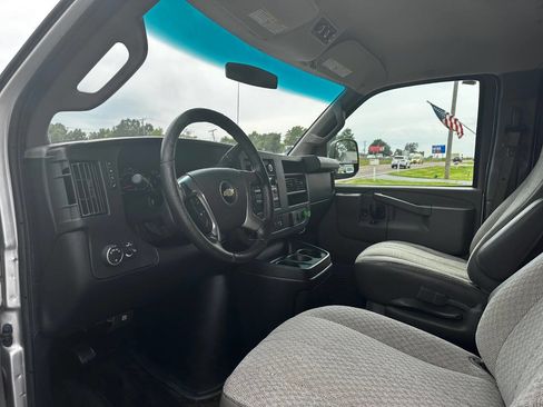 Used 2016 Chevrolet Express 2500 LS image 9