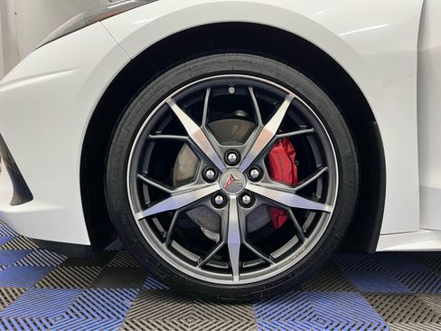 Used 2022 Chevrolet Corvette Stingray Premium Cpe w/ Engine Appearance Package image 19