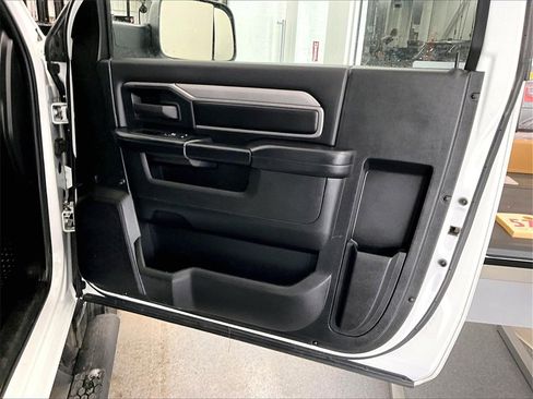 Used 2022 RAM 3500 Tradesman image 12