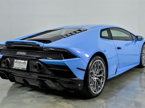 Used 2021 Lamborghini Huracan EVO RWD image 9