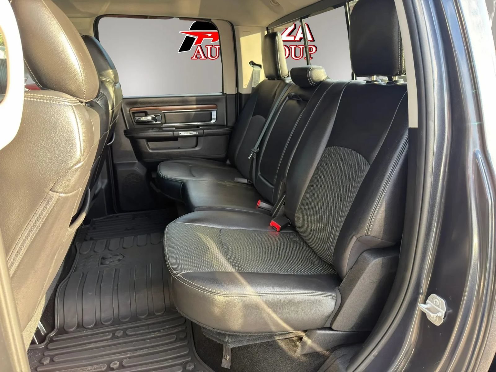 Used 2016 RAM 1500 Laramie w/ Convenience Group AWD/4WD image 29
