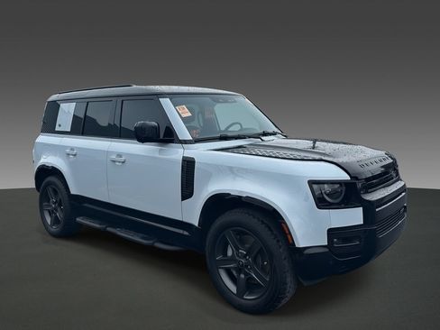 Used 2023 Land Rover Defender 110 X-Dynamic SE image 2