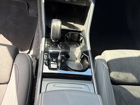 Used 2025 Volvo XC40 B5 Plus AWD/4WD image 42