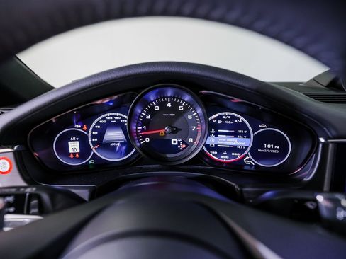 Certified 2023 Porsche Panamera Platinum Edition image 15