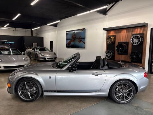 Used 2014 MAZDA MX-5 Miata Club RWD image 5
