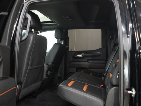 Used 2024 GMC Sierra 1500 AT4 w/ Technology Package AWD/4WD image 18