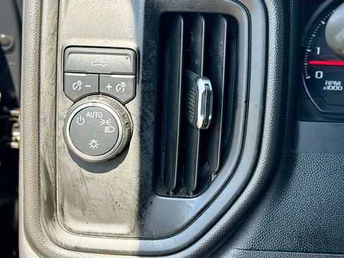 Used 2021 Chevrolet Silverado 1500 Custom image 34