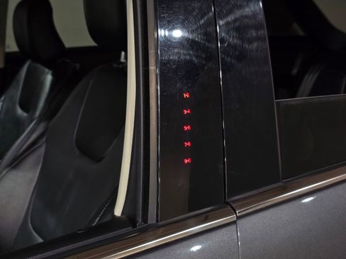 Used 2022 Ford Edge Titanium image 16