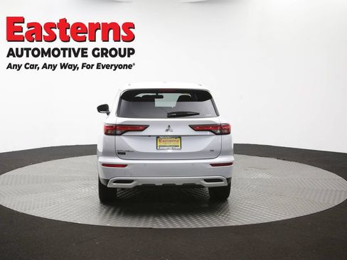 Used 2024 Mitsubishi Outlander SE AWD/4WD image 38