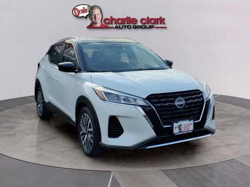 Used 2023 Nissan Kicks SV FWD image 7