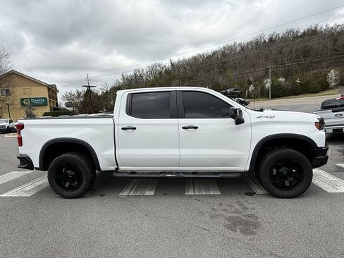 Used 2022 Chevrolet Silverado 1500 ZR2 w/ Technology Package image 4