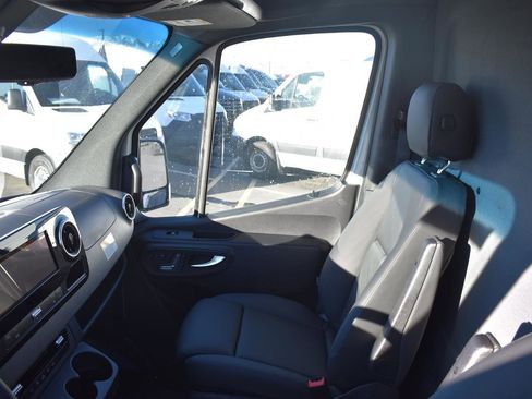 New 2025 Mercedes-Benz Sprinter 2500 image 10