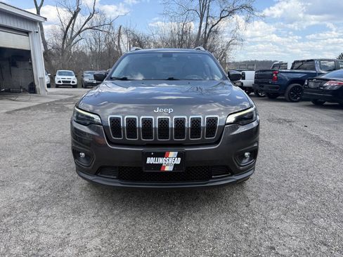 Used 2019 Jeep Cherokee Latitude Plus w/ Cold Weather Group AWD/4WD image 2