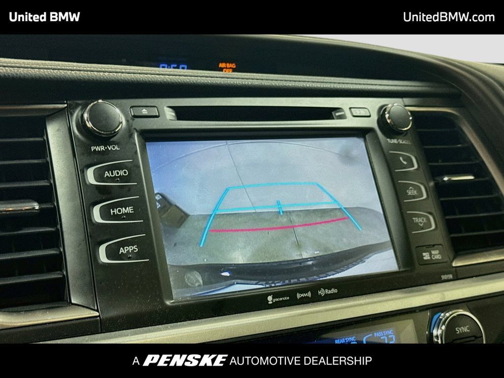 Used 2016 Toyota Highlander XLE FWD image 16