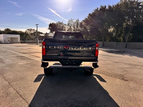 Used 2022 Chevrolet Silverado 2500 LTZ w/ LTZ Convenience Package image 7