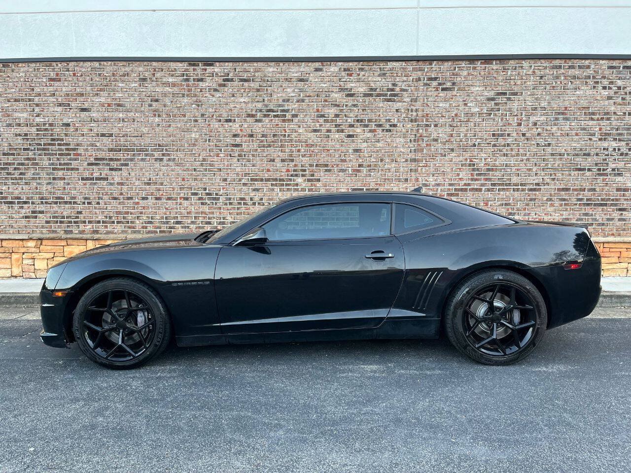 Used 2013 Chevrolet Camaro SS w/ RS Package RWD image 2