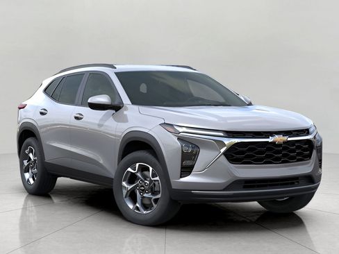 New 2026 Chevrolet Trax LT w/ Driver Confidence Package FWD image 1