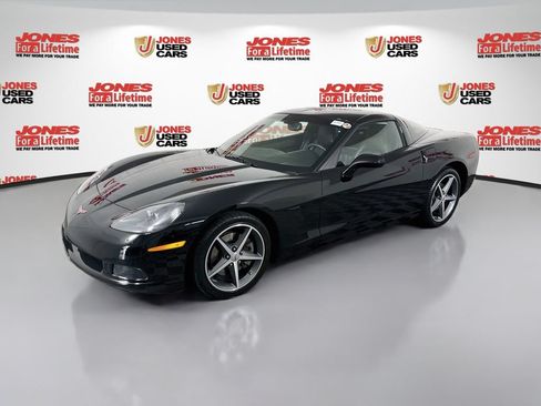 Used 2011 Chevrolet Corvette Coupe w/ 1LT RWD image 11