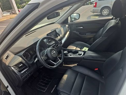 Used 2023 Nissan Rogue SV w/ SV Premium B Package AWD/4WD image 6