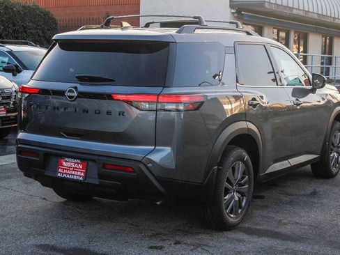 New 2025 Nissan Pathfinder SV w/ Black Appearance Package image 7