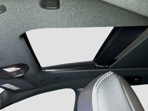 New 2026 Chrysler Pacifica Limited w/ S Appearance Package image 26