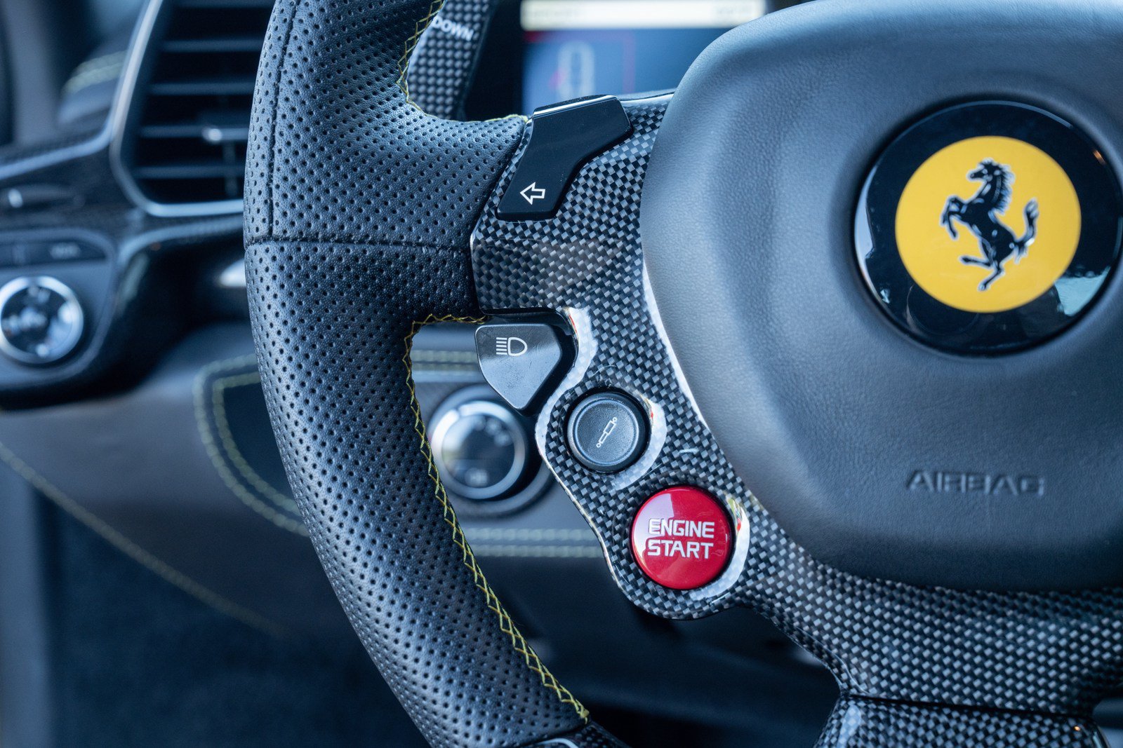 Used 2012 Ferrari 458 Italia Coupe RWD image 33
