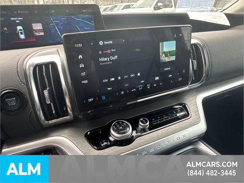 Certified 2025 Ford Expedition Platinum image 35