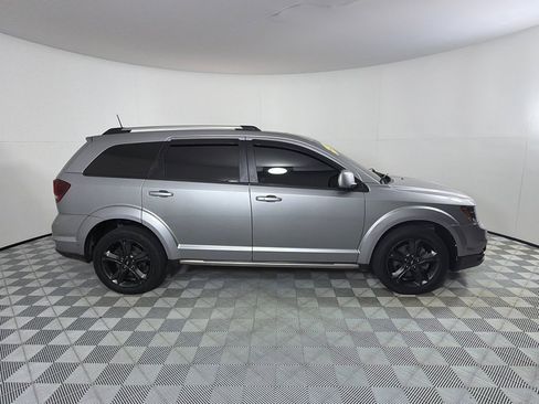 Used 2020 Dodge Journey Crossroad w/ Popular Equipment Group FWD image 4