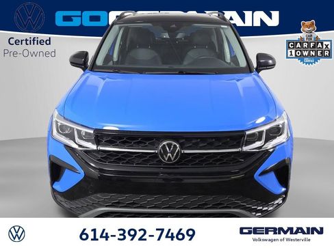 Certified 2024 Volkswagen Taos SE image 3