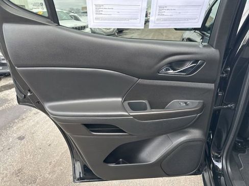 Used 2021 GMC Acadia SLT w/ Elevation Edition image 18