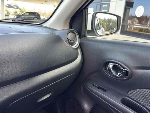 Used 2016 Nissan Versa SV image 19