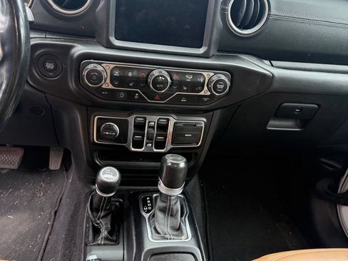 Used 2021 Jeep Wrangler Unlimited Sahara AWD/4WD image 14