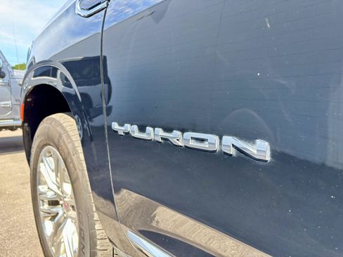 Used 2022 GMC Yukon SLT w/ SLT Luxury Package AWD/4WD image 22