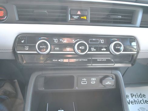 Certified 2025 Honda Pilot EX-L image 17