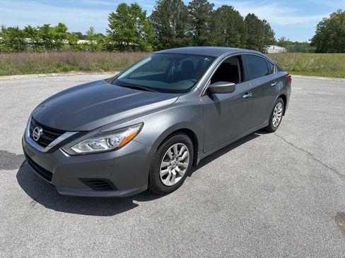 Used 2018 Nissan Altima 2.5 S w/ S Convenience Package image 2